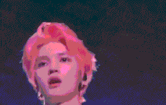 무대 위 얼빡 태용