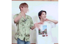 방방 뛰는 태용