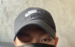 모자 먼지 한톨한톨 떼주고싶다