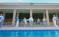 민기 센터에서 춤추는 거