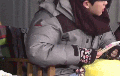 근데 이거 누가 들고있는거임