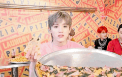 왕피자 먹는 태용