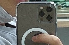 애초에 정재현 폰도 아니네..