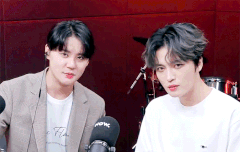 김김 커튼콜 전에 공식 투샷