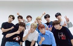 골차 네살 축하해