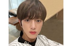 사주년 셀카 올라옴❤️