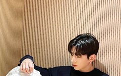 기현이 콧대에 치인다..