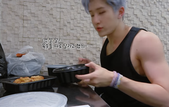 아플 냉면먹는 진이 섹시해..