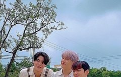 이 사진 청량한 걸 넘어서 너무 애틋하고 아련해