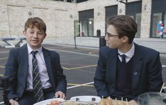 맥스 보는 아르망 눈빛 설렌다ㅠㅠ