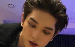 이런 버건디 립 자주 발랐으면 좋겠다