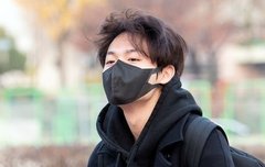 어 오늘 수능이네