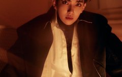 내눈에는 안에 아무것도 안입은 것 같은데