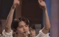 옷이 평범하니까 더 미치겟어