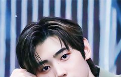 이 남돌 누구임?? 알려주라 ㅠ