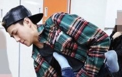 세훈이 사진보다가 개웃긴거 발견