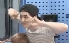 김준면 좸민이 같애