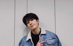 전원우 온콘 때부터 뉸에 큐빅 붙여주는 거 압도적 감사....