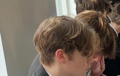 근데 고1 맥스 머리는 펌한 거야??