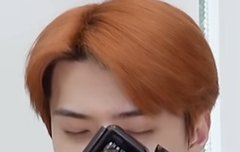 세훈이 보고싶당