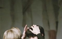 똑똑 실례합니다 ..