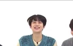 즈니들아 정우 사진 좀 주라...