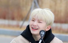 이게 어딜봐서 27세?