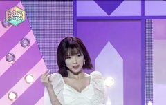 아린이 똑바로 서 있는 사진 좀 주라 ㅠㅠ