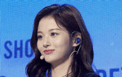 설윤이 인이어가 떨어지면 O.O되는 짤