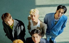 위아이 싱글즈 화보