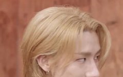 진짜 금발대니 돌았나봐