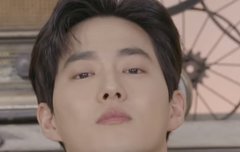 찐으로 그레이수트 입은 준면이 미모가 너무해..