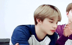 다들 점심 맛난걸로 먹어랑