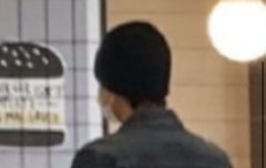 이 몸에 이 얼굴 지나가면 단톡방 난리남 나 지금 존잘 봤다고