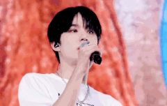 봄날의 소년이 언제 이렇게 자랐지