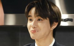 입에 다 묻히고 먹어