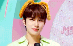 정우 뭔가 하는 것 같은데