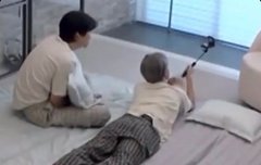 귀여운거 주웠어. 볼랭?