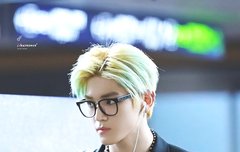 어흑 뿔테 태용은 늘 옳다