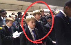 아르망 노래 첫번째영상에 랄프발견한듯ㅋㅋㅋㅋ