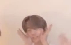 근데 재현이 염색했나