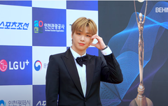 강다니엘 레드카펫 떳슴다 비하인드 시