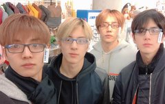 약간 정신이 이상한애들보면 걍 이렇게 쳐다보는중임