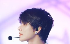 정우 무슨 만화에서 튀어나온 거처럼 생겼어