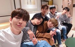 유알이랑 파인쥬 하나봐!!!