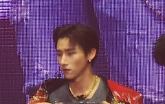 창균이 복근………