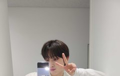 흰티에 청바지가 제일 좋다