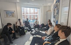 와 무슨 일이야