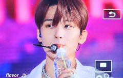 물 먹는 주연이