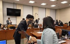 너무나 예의바른 장관님
